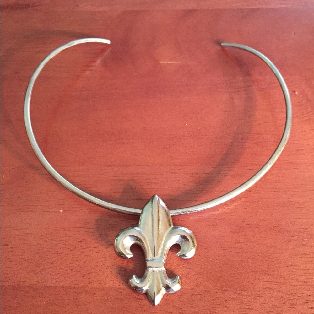Fleur De Lis Necklace ⚜️